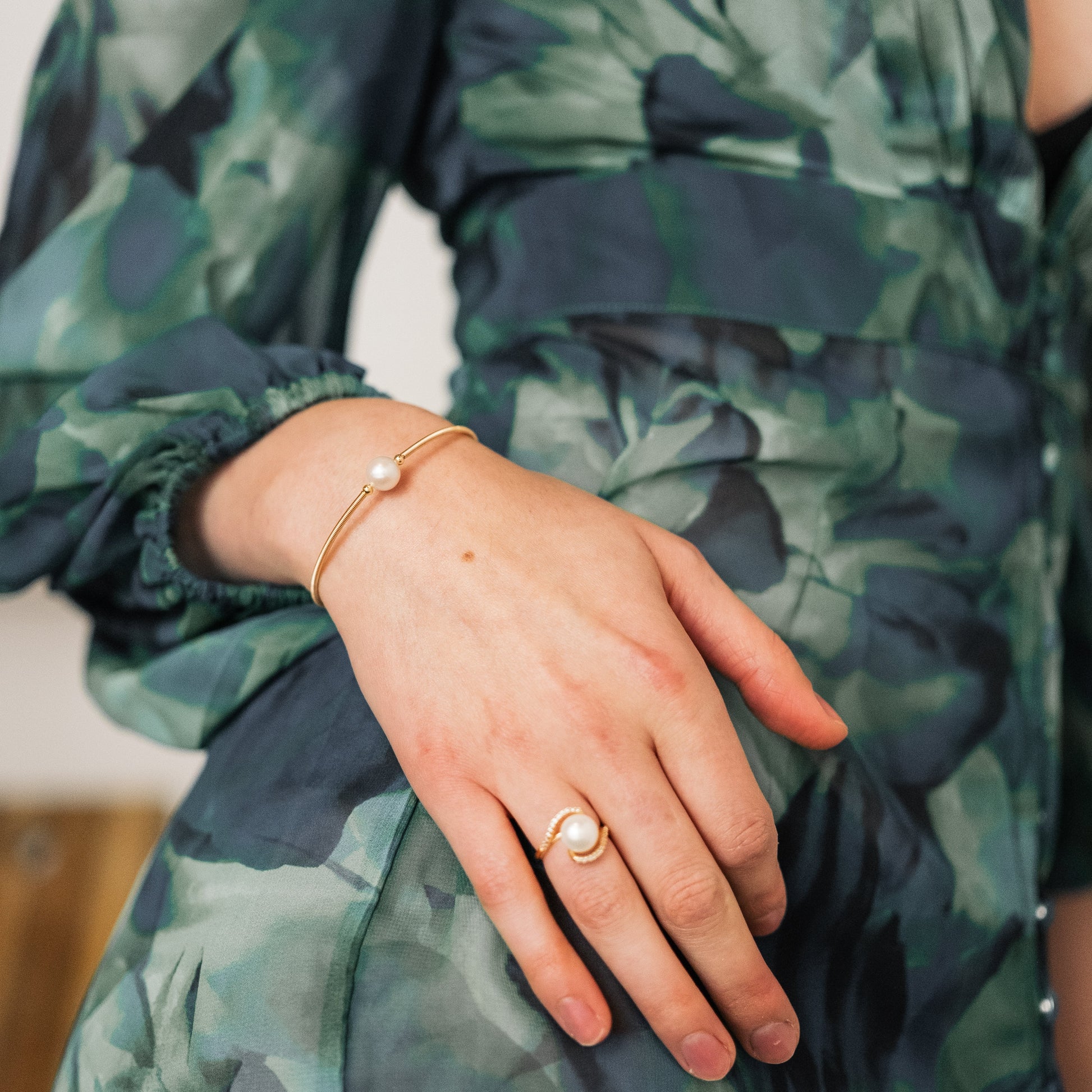 3-gem bangle